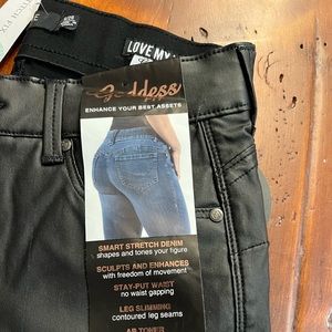 Brand new with tags smart stretch denim One5One black pants size 6/28